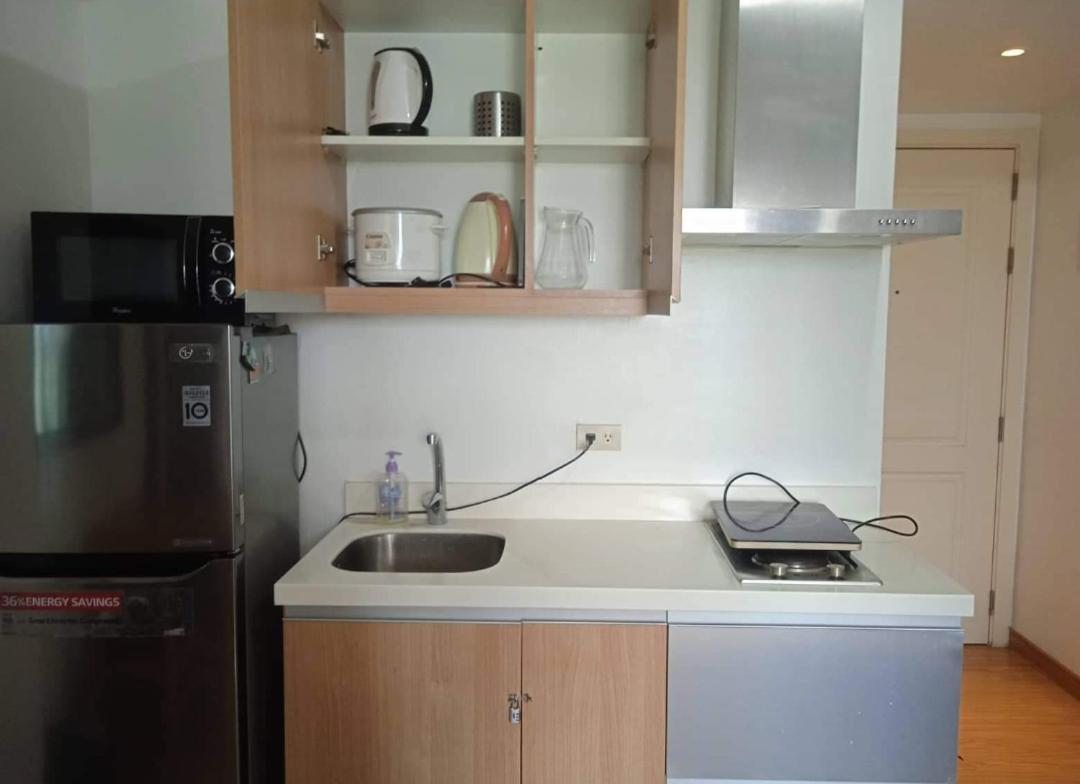 Home At Sm Bicutan Manila Esterno foto
