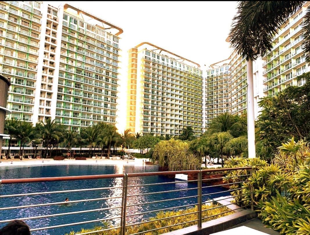 Home At Sm Bicutan Manila Esterno foto
