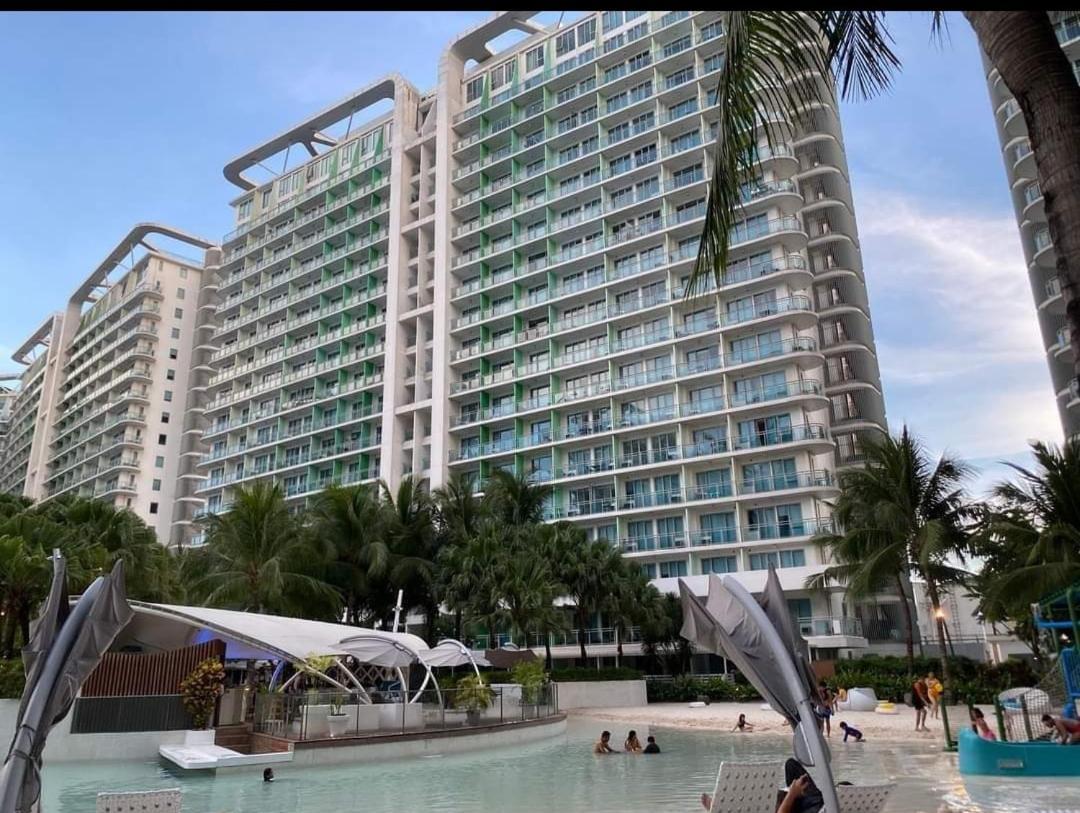 Home At Sm Bicutan Manila Esterno foto