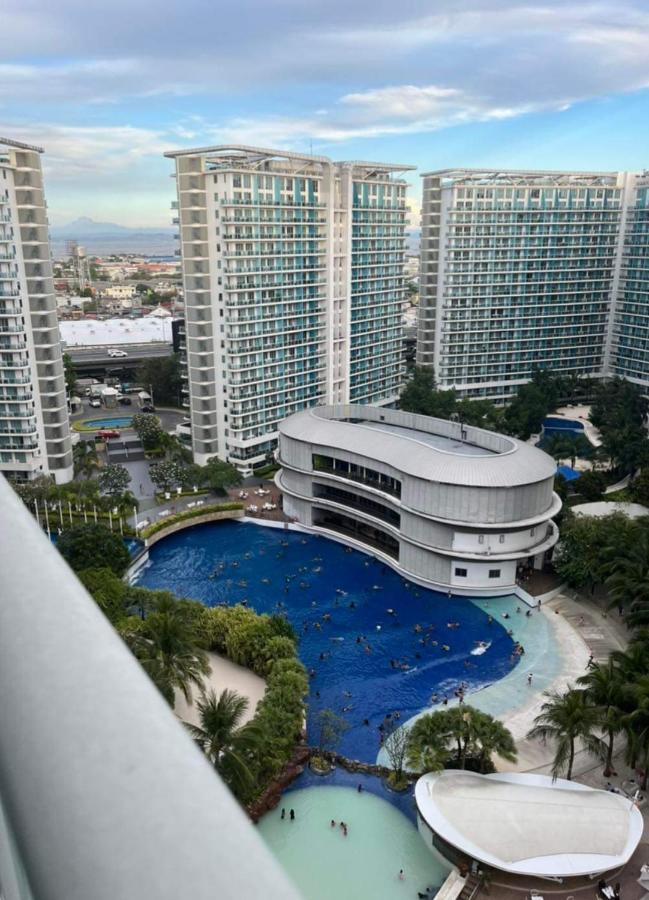 Home At Sm Bicutan Manila Esterno foto